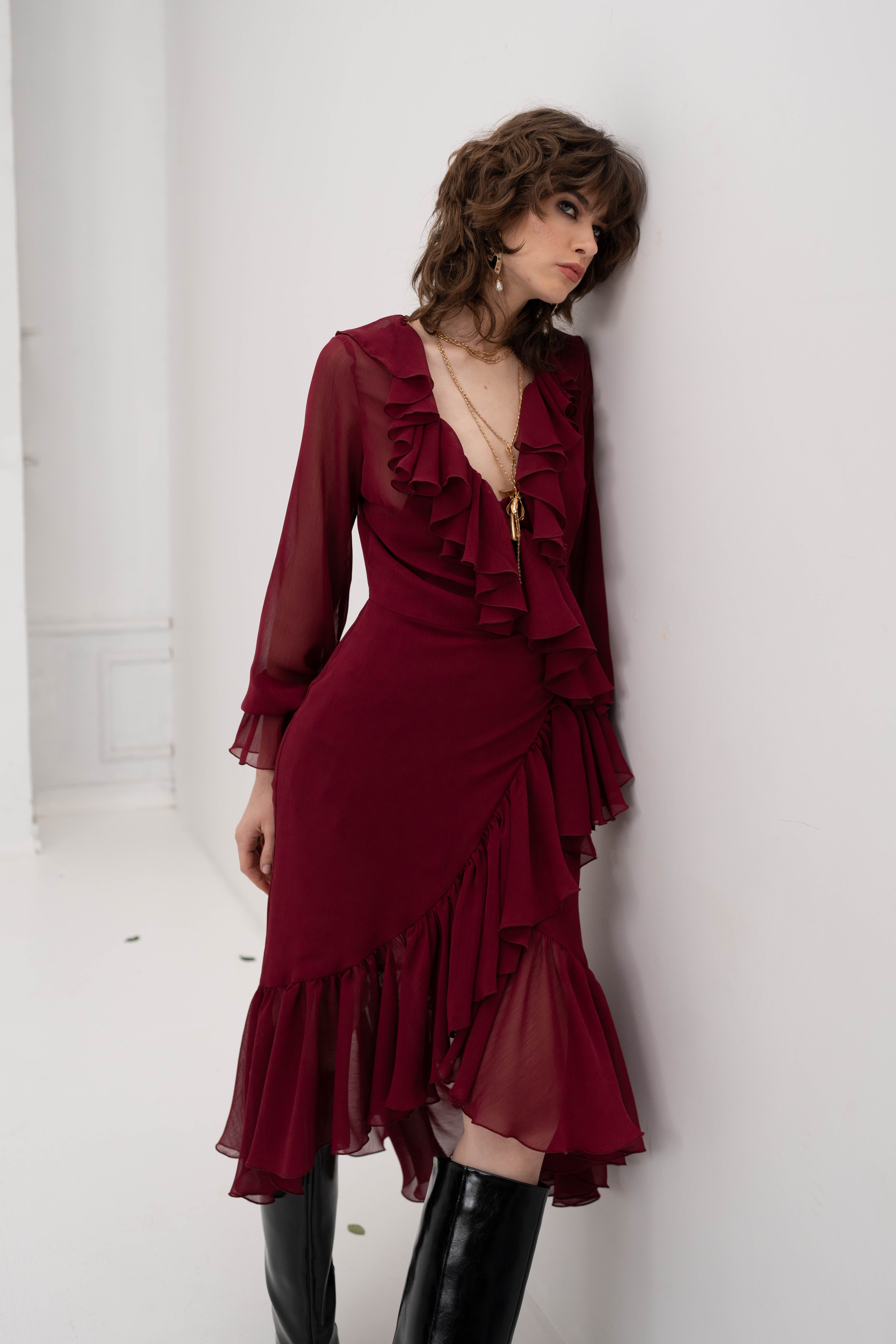 Ruffle chiffon midi dress with long sleeves in burgundy - Living for Love