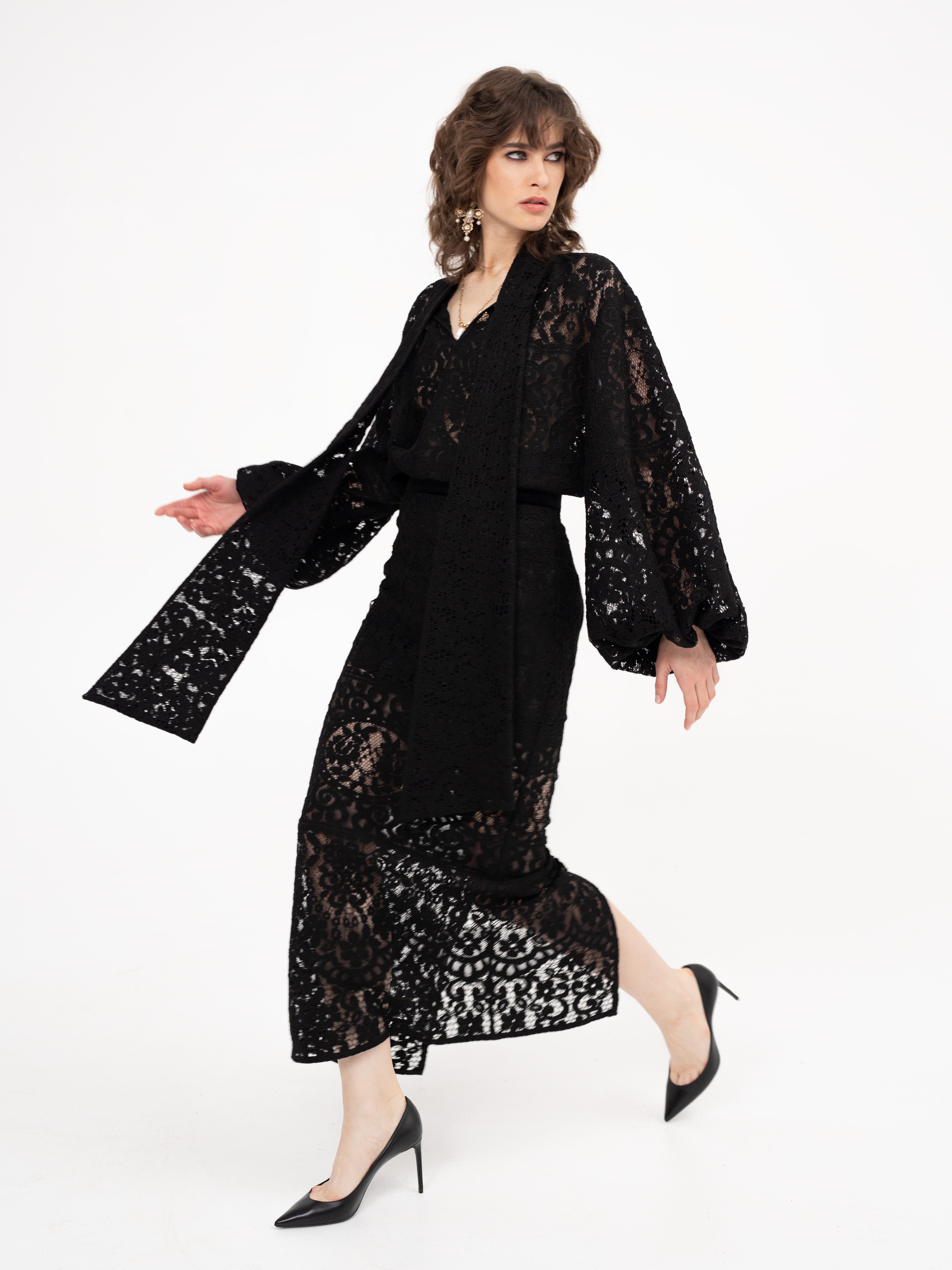 Lace pencil skirt in black with high waist line - Brave to be seen