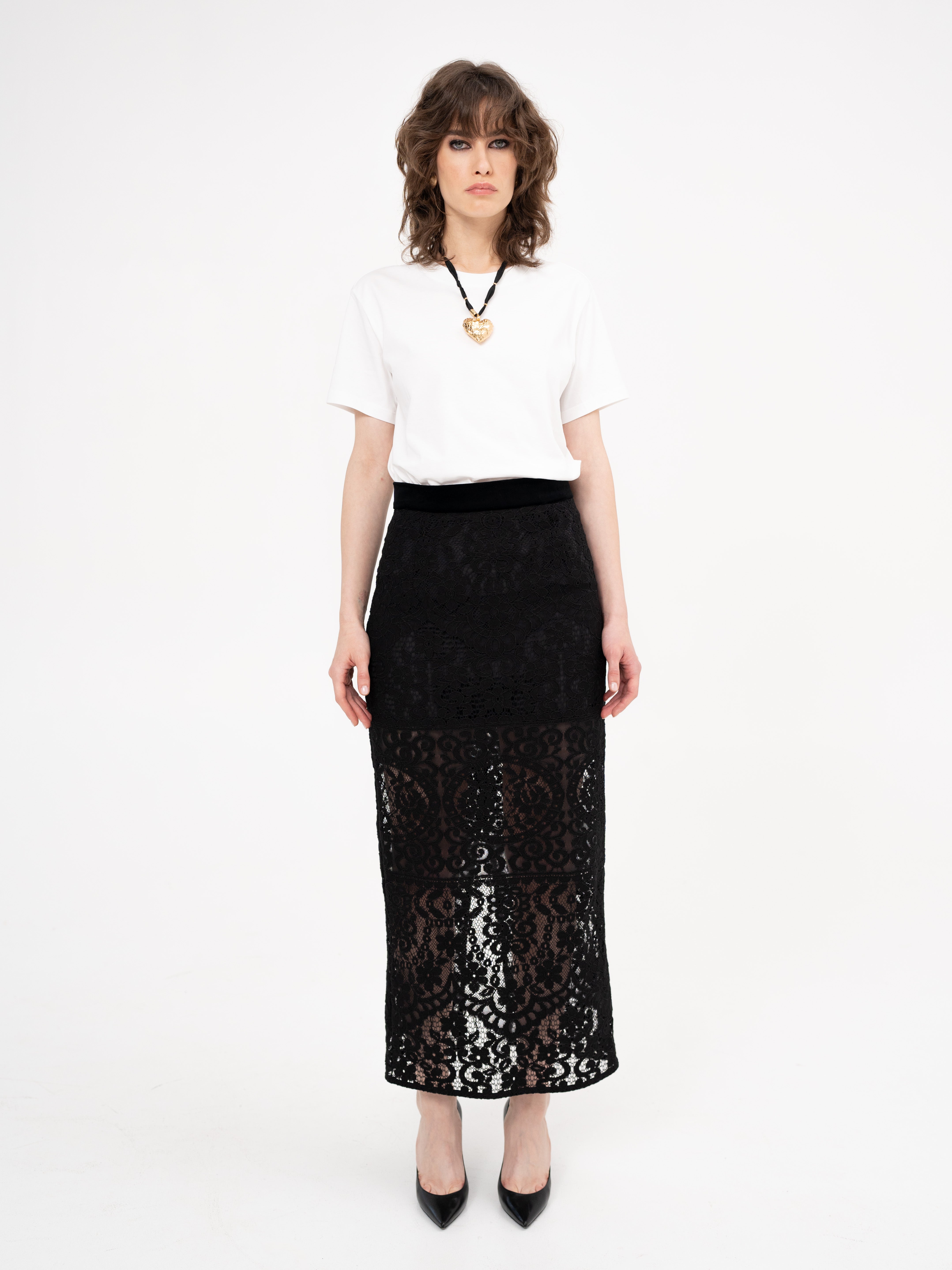 Lace pencil skirt in black with high waist line - Brave to be seen