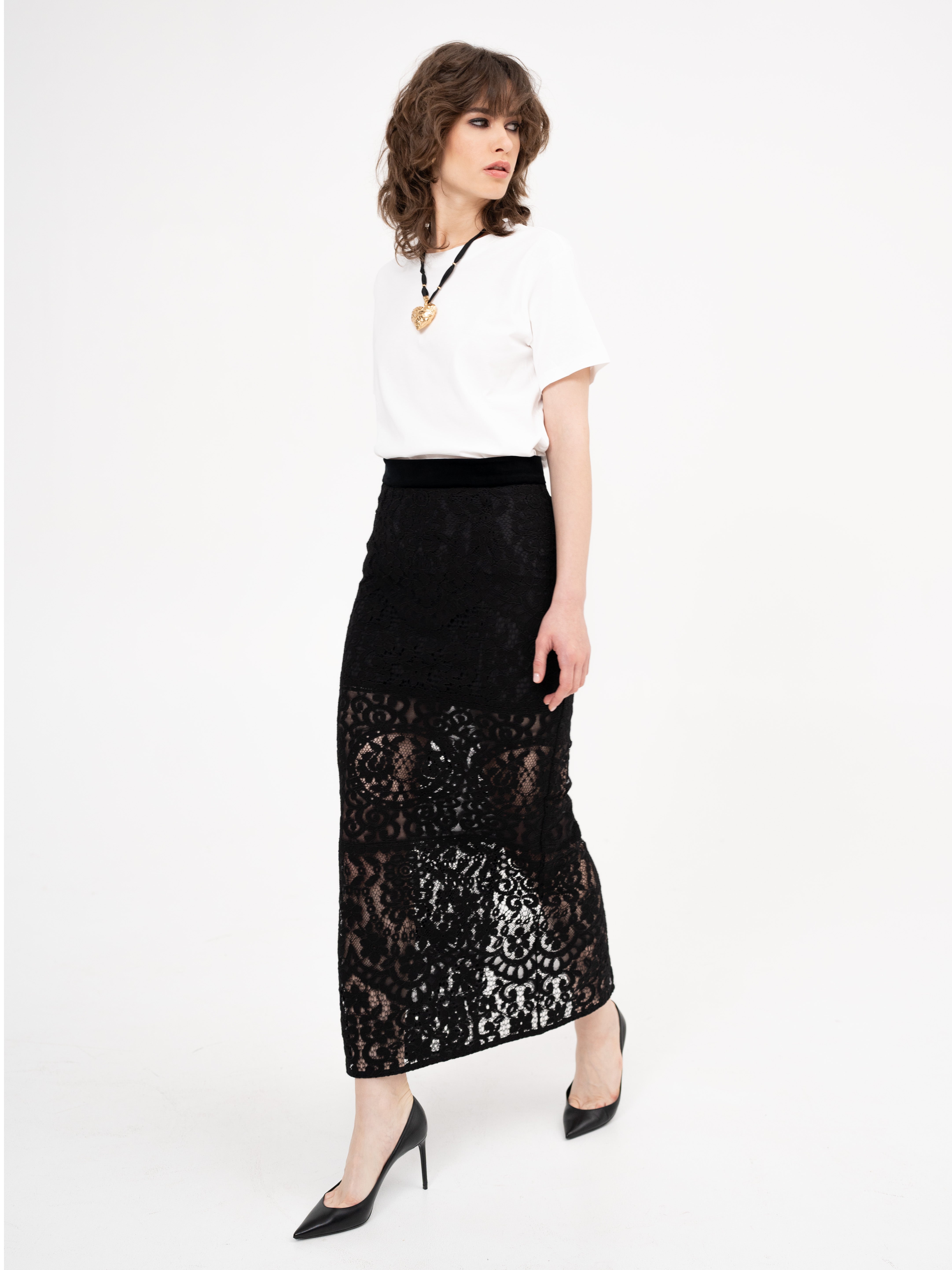 Lace pencil skirt in black with high waist line - Brave to be seen
