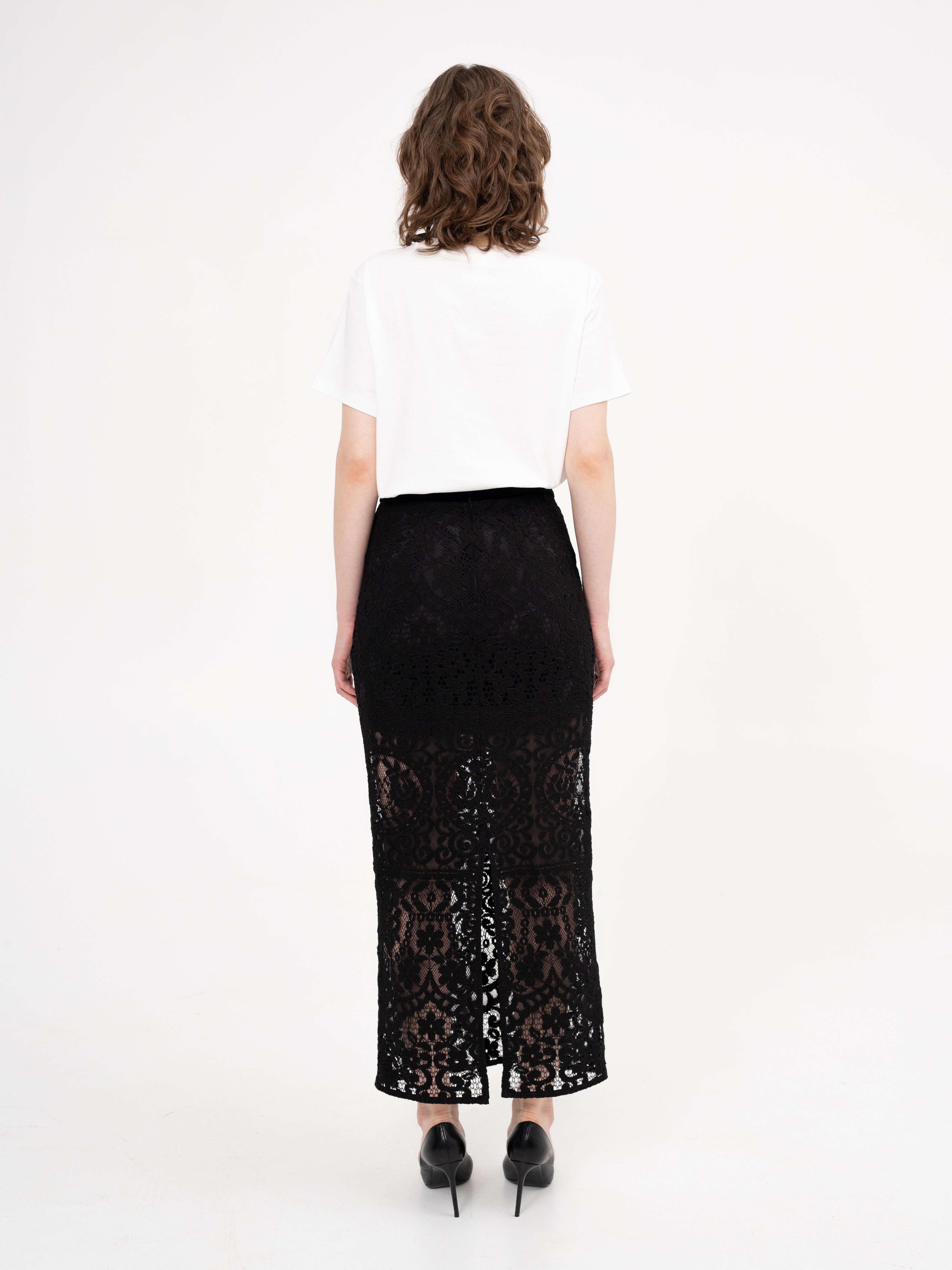 Lace pencil skirt in black with high waist line - Brave to be seen